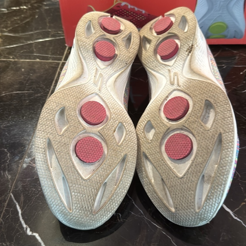 OG Sketchers “go walk 4” pink multicolored sneakers - Picture 6 of 8